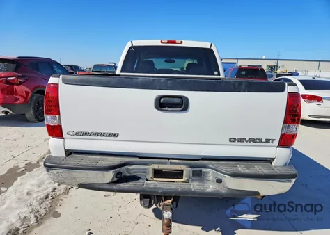 2004 Chevrolet Silverado K2500 Heavy Duty z USA, uszkodzony, nr VIN 1GCHK23UX4F108765